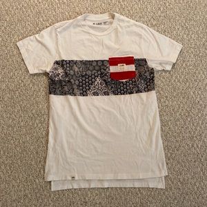 LIRA patriotic pocket tshirt